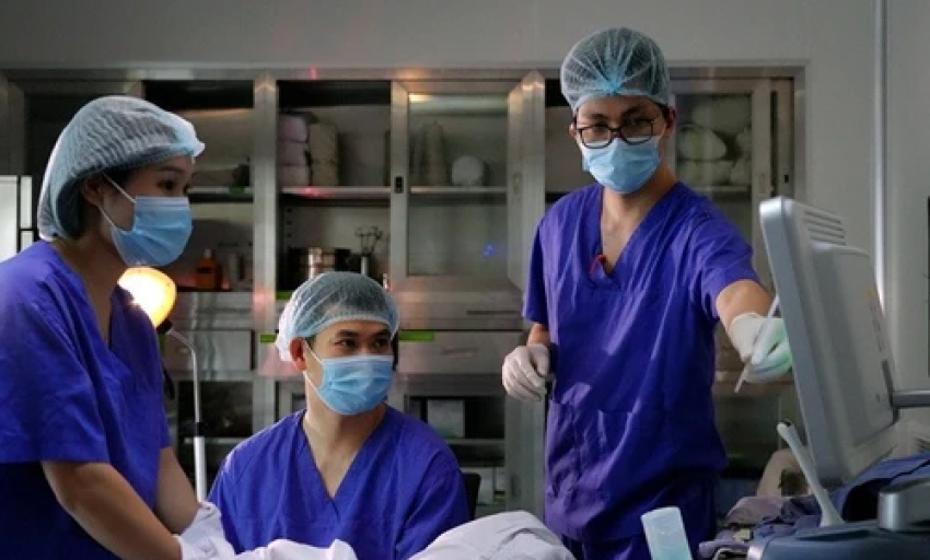 Phụ nữ độc thân tại Việt Nam có quyền làm thụ tinh trong ống nghiệm khi "có nguyện vọng"