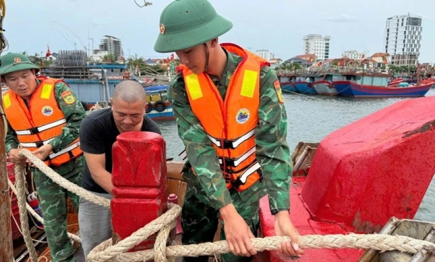 Quân đội huy động 346.000 người, 5 máy bay ứng phó bão số 3 (Wipha)