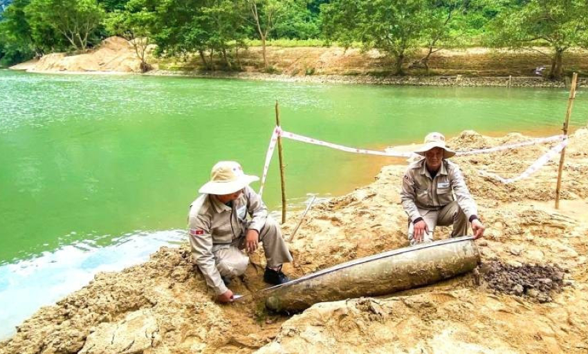 Quảng Trị: Xử lý an toàn quả bom sót lại sau chiến tranh ở khu vực cửa động Phong Nha