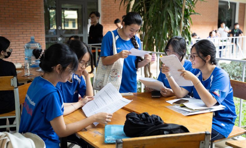 Quy đổi điểm IELTS để xét tuyển: Cơ hội hay rào cản?