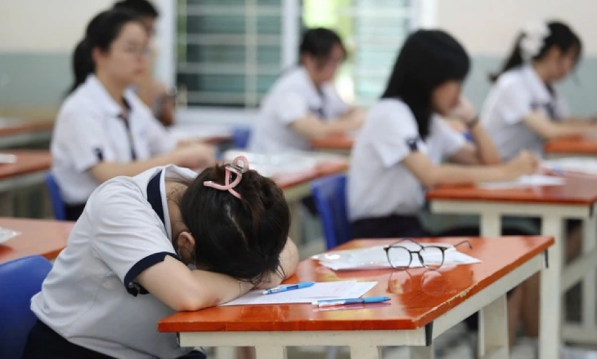 Thí sinh hồi hộp chờ kết quả thi tốt nghiệp THPT