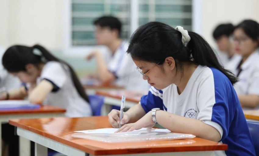 Thi tốt nghiệp THPT 2025: Vì sao môn ngữ văn không có điểm 10?