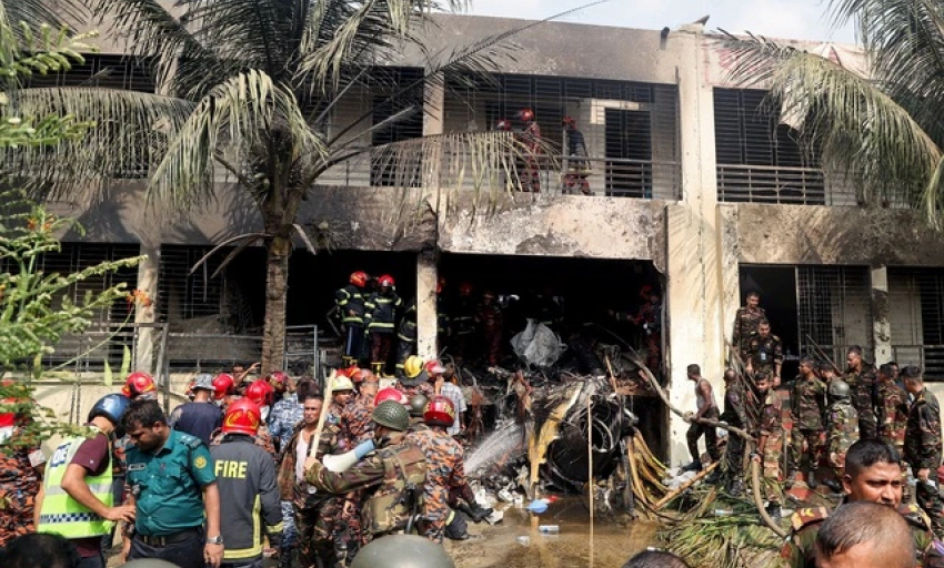 Thương vong lớn trong vụ chiến đấu cơ đâm vào trường học ở Bangladesh