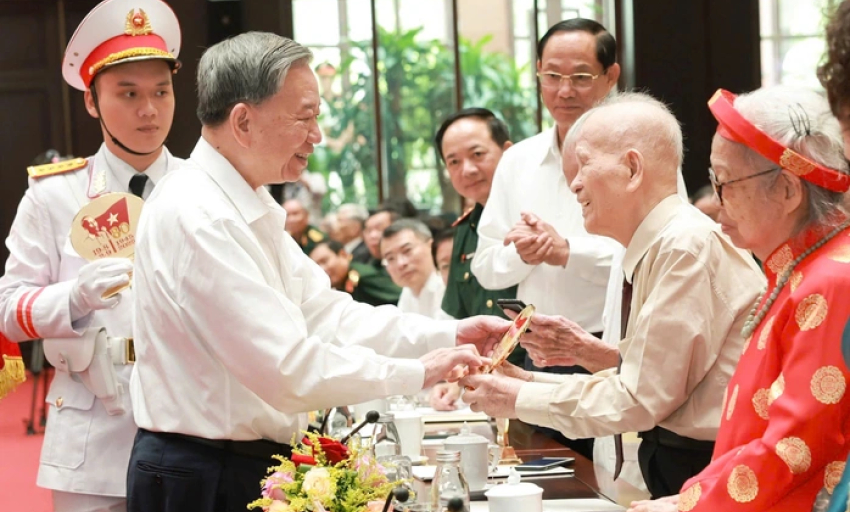 Tổng Bí thư Tô Lâm: Phát huy truyền thống cha ông, nỗ lực đạt những kỳ tích trong tương lai