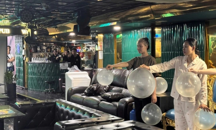 Bar ở phố tây Bùi Viện buôn bán khí cười, thu lợi bất chính trăm tỉ đồng