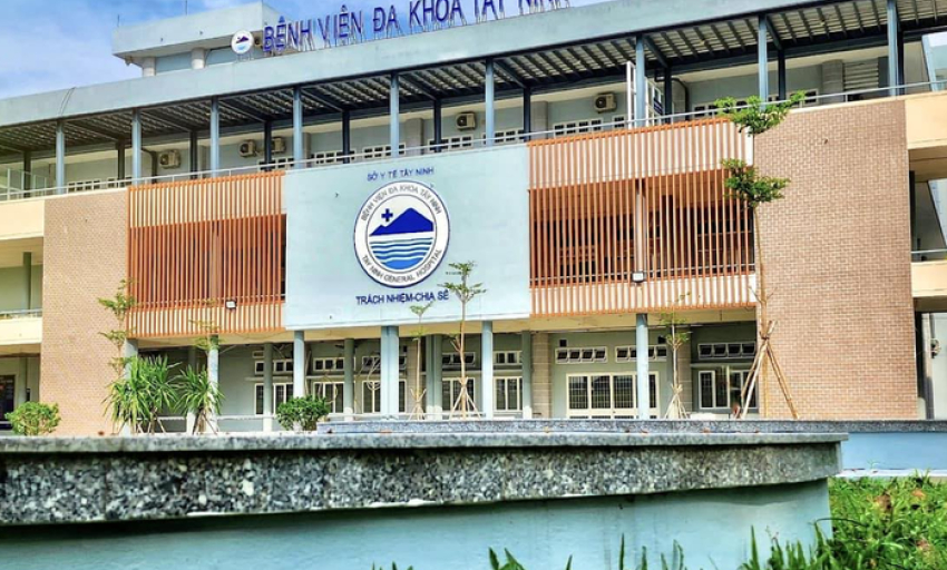 Bộ trưởng Bộ Y tế chỉ đạo khẩn vụ bé 13 tháng tử vong