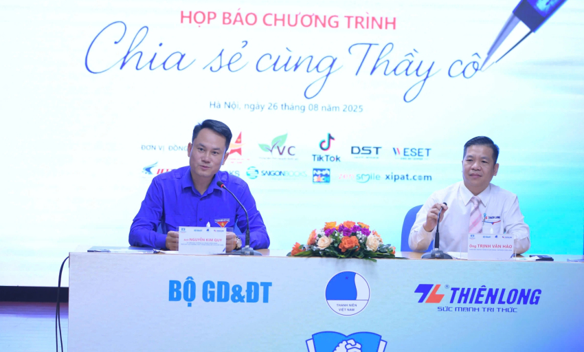 Chương trình 'Chia sẻ cùng thầy cô' tuyên dương số nhà giáo kỷ lục