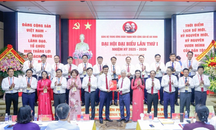Giữ vững ngọn lửa lý tưởng, lan tỏa tinh thần cống hiến