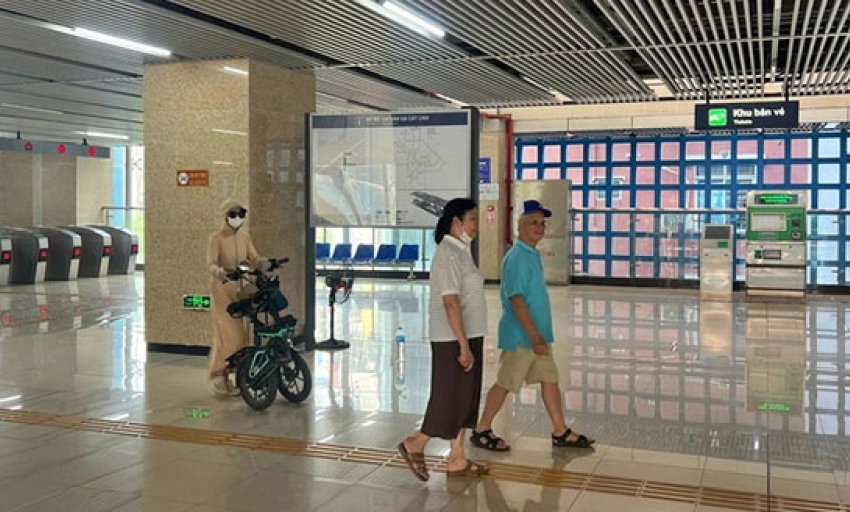 Hà Nội cấm mang xe đạp điện lên tàu metro