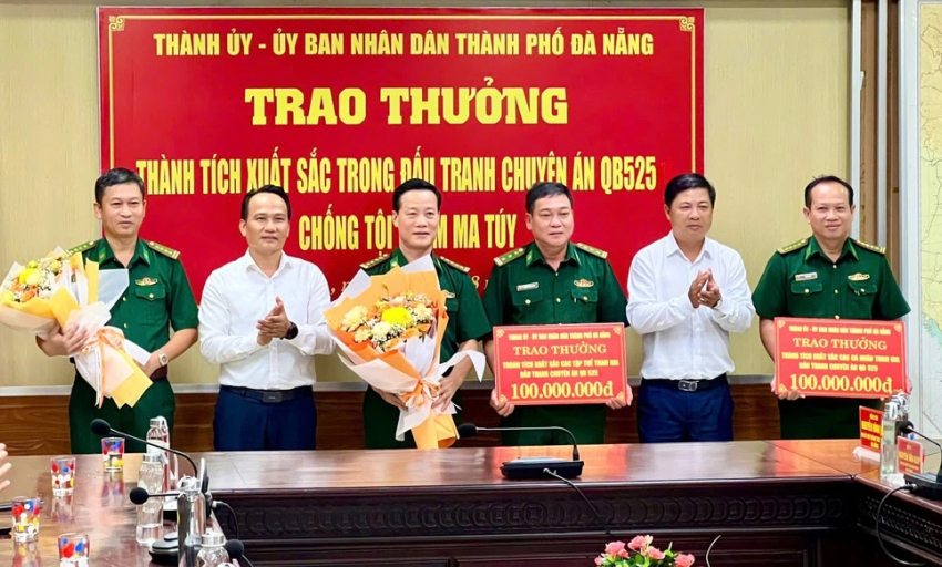 'Trận đánh' chớp nhoáng 7 giây, thu giữ 300 kg ma túy ở Đà Nẵng