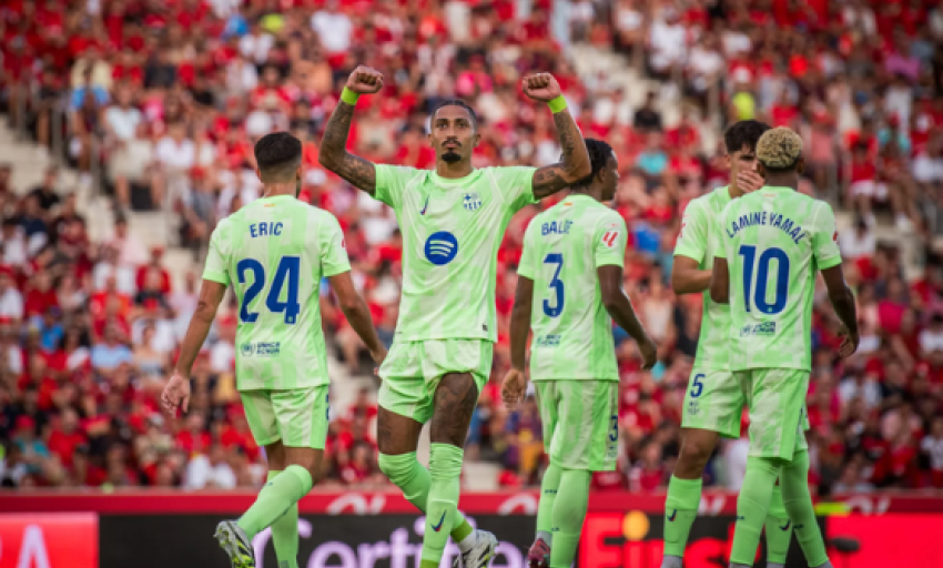 Lamine Yamal tỏa sáng, Barcelona đại thắng Mallorca 3-0 gây tranh cãi