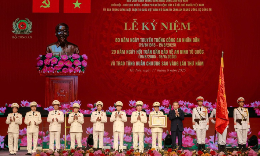 Lãnh đạo Đảng, Nhà nước dự lễ kỷ niệm 80 năm Ngày truyền thống Công an nhân dân và đón nhận Huân chương Sao Vàng lần thứ 5