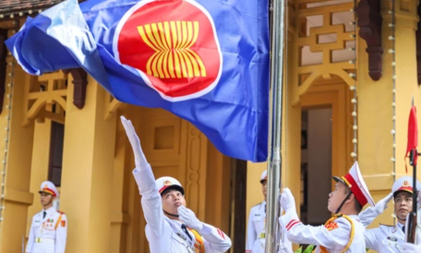 Lễ thượng cờ đón tuổi 58 của ASEAN tại Hà Nội và TP.HCM