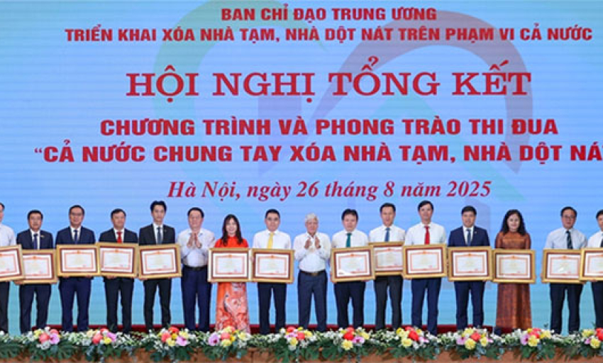 Ngành Ngân hàng đồng hành xóa nhà tạm, nhà dột nát trên cả nước