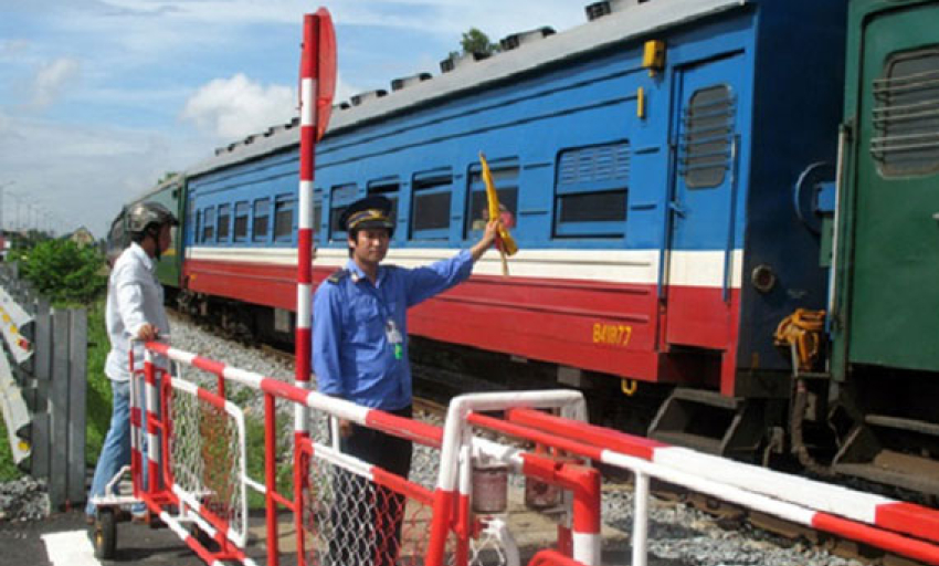 Tăng cường bảo đảm trật tự, an toàn giao thông đường sắt trong tình hình mới