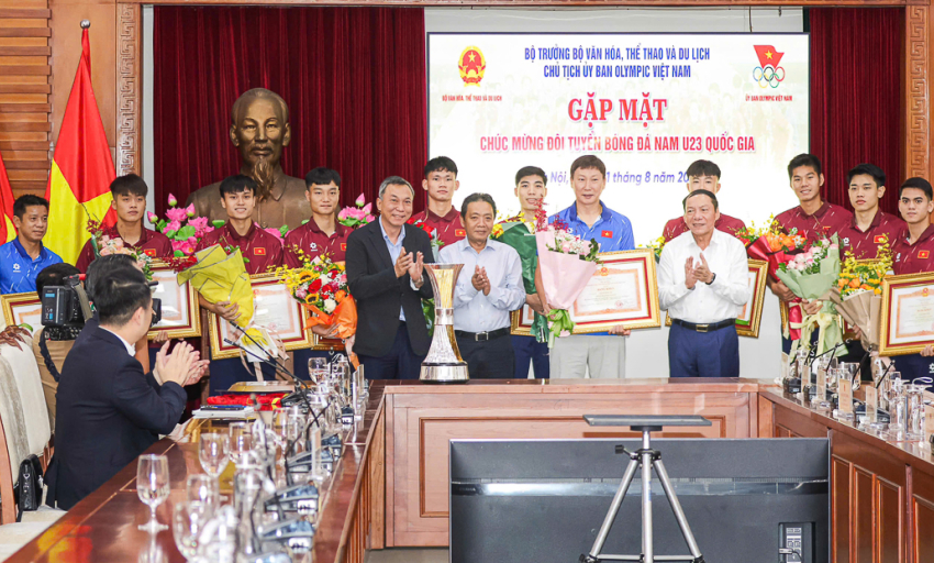 Thủ tướng tặng Bằng khen cho tập thể và các cá nhân đội U23 Việt Nam