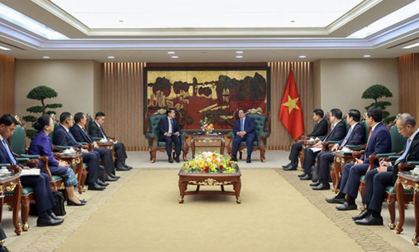 Thủ tướng: Việt Nam dành ưu tiên cao nhất cho quan hệ với Lào