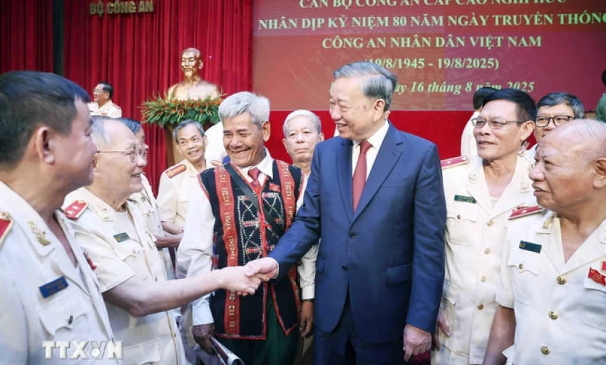 Tổng Bí thư Tô Lâm chỉ ra 8 bài học kinh nghiệm của lực lượng Công an nhân dân
