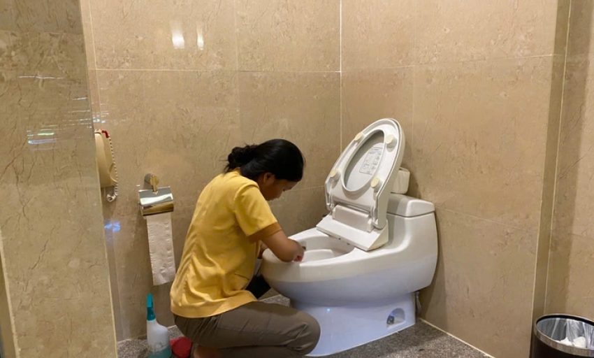 Trốn mẹ ra phố dọn phòng khách sạn 'gom' 250.000 đồng mỗi ngày để vô đại học