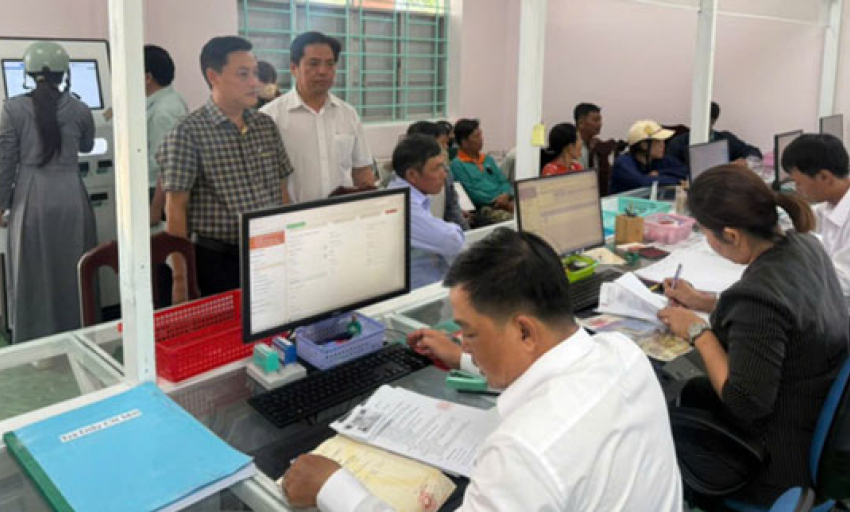 Trước mắt triển khai 28 vị trí việc làm lãnh đạo, công chức ở cấp xã