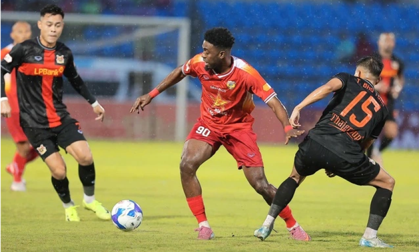 V-League: Ninh Bình và PVF-CAND đá 'chất' như cựu binh, còn HAGL chơi như... tân binh