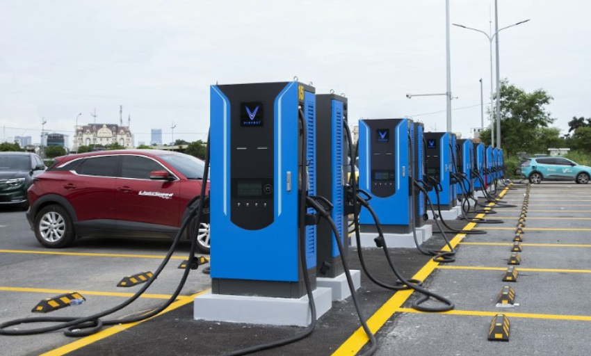 Xây dựng hạ tầng cho xe điện để việc việc chuyển đổi thuận lợi và bền vững