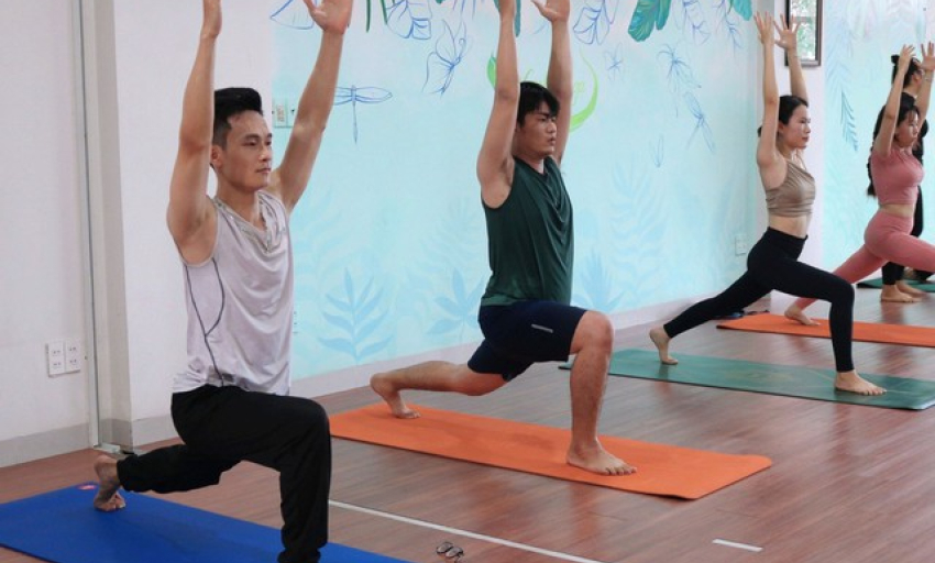 Vì sao nam giới cũng tập yoga?