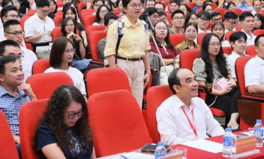 Bác sĩ nội trú: Thi gay gắt, học khắc nghiệt nhưng vẫn thu hút, vì sao?