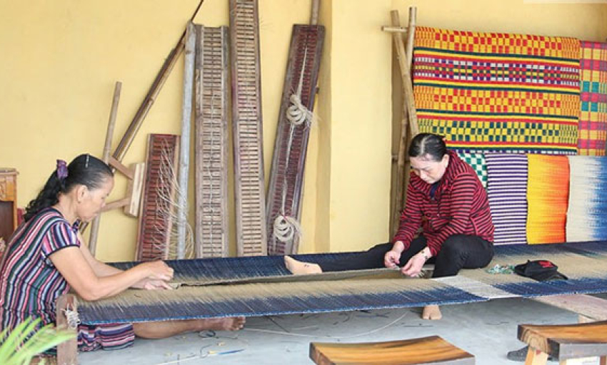 Bảo tồn và phát triển làng nghề hiện đại, bền vững