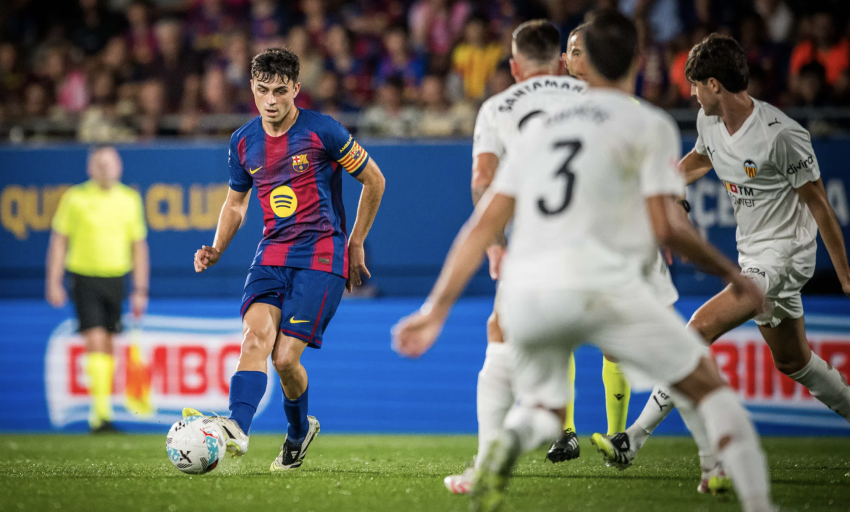 Barcelona "hủy diệt" Valencia 6 bàn, áp sát ngôi đầu La Liga