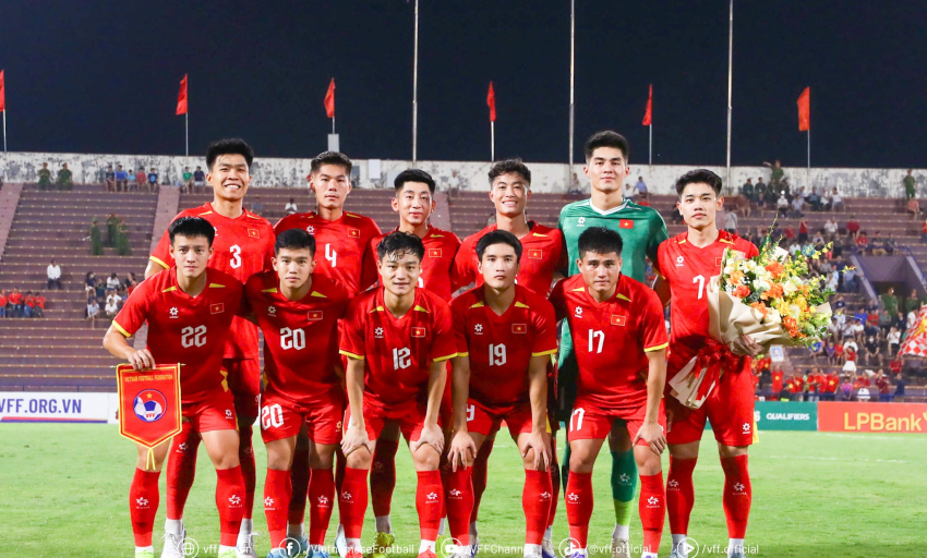 Bỏ lỡ nhiều cơ hội, U23 Việt Nam vẫn thắng dễ trận ra quân