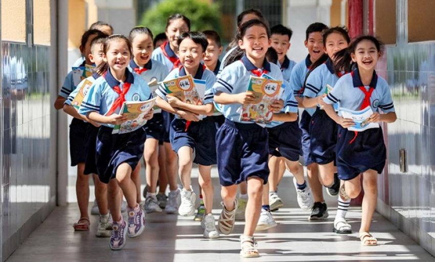 Các nước phổ cập giáo dục phổ thông ra sao?