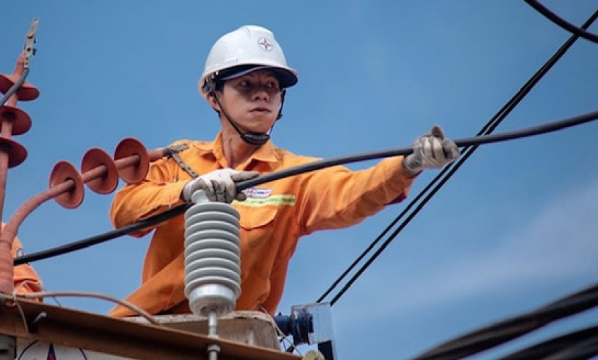 Chủ động bảo vệ hệ thống điện trước bão RAGASA