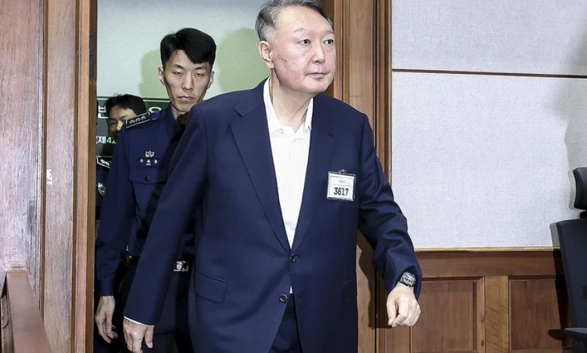 Cựu Tổng thống Hàn Quốc Yoon Suk Yeol xuất hiện tiều tụy tại tòa