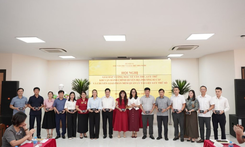 FPT tặng phần mềm quản lý tài liệu lưu trữ số và số hóa tài liệu cho 34 tỉnh, thành phố