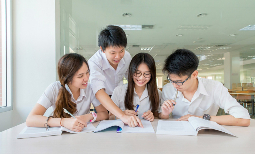 Giữ hay bỏ xét tuyển học bạ?