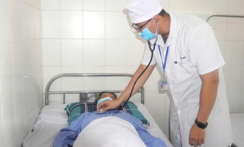 Ho 10 ngày nhập viện vì hội chứng suy hô hấp ARDS nguy kịch