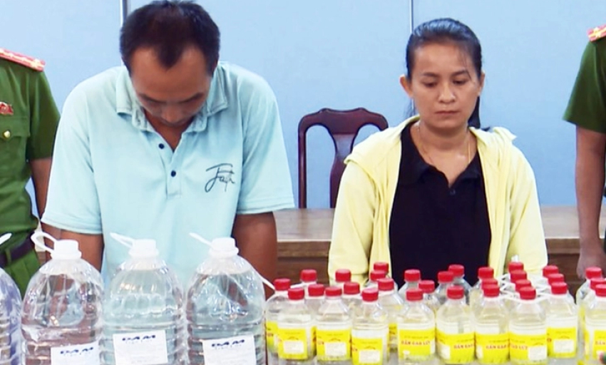 Làm giấm bằng axit và nước lã: Cần xử phạt 'nặng đô' với thực phẩm giả