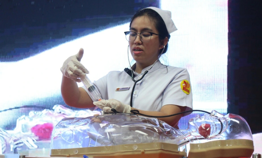 Sinh viên CĐ y có thể học liên thông trở thành bác sĩ?