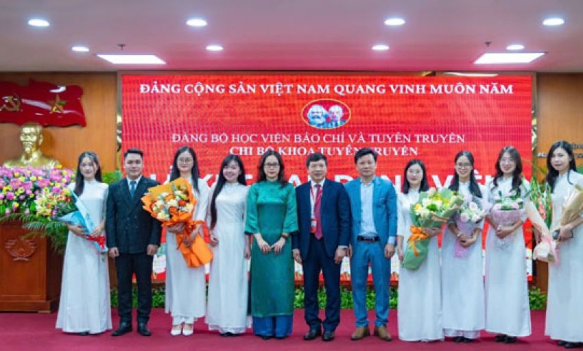 Tăng “sức trẻ” cho tổ chức đảng trong các cơ quan Đảng Trung ương