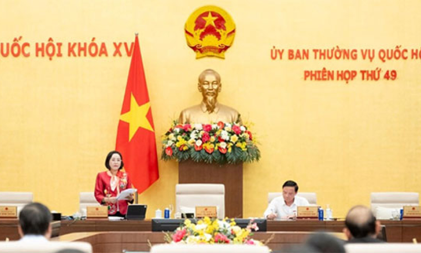 Thông qua Nghị quyết ban hành quy chế làm việc mẫu của Hội đồng nhân dân