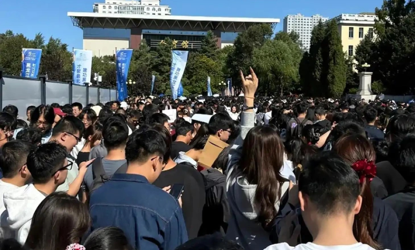 Tỉ lệ thất nghiệp tại Trung Quốc cao kỷ lục, hàng ngàn thạc sĩ, tiến sĩ chật vật kiếm việc