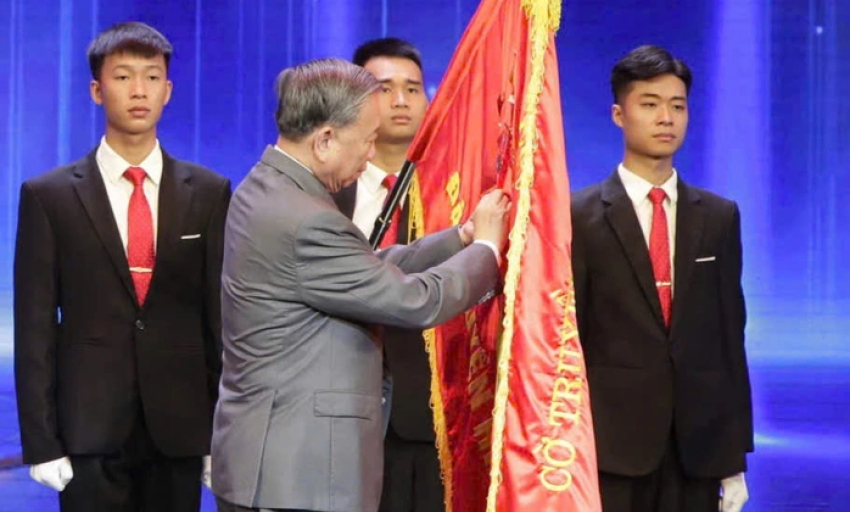 Tổng Bí thư Tô Lâm trao tặng Huân chương Lao động hạng nhất cho Đài Truyền hình Việt Nam