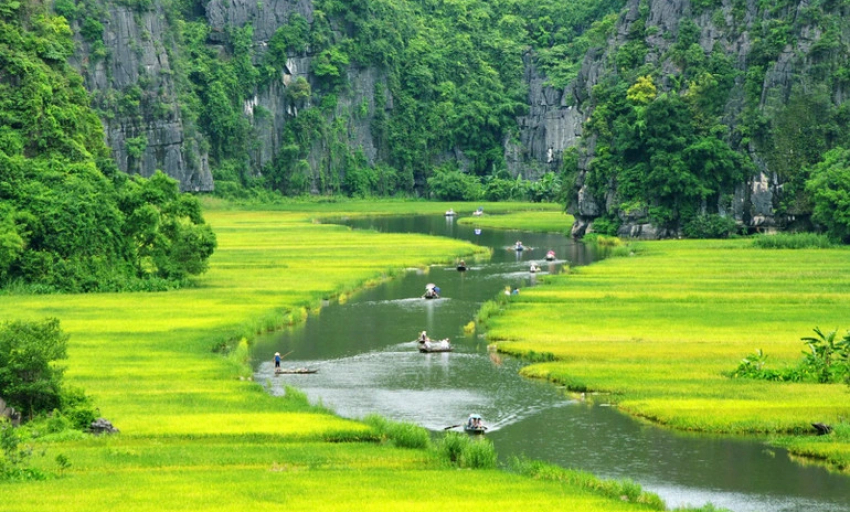 Tràng An cần thêm câu chuyện con người