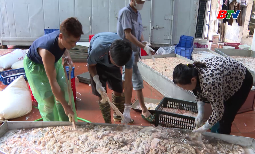 Bắt giữ, tiêu hủy hơn 700kg lòng lợn không rõ nguồn gốc