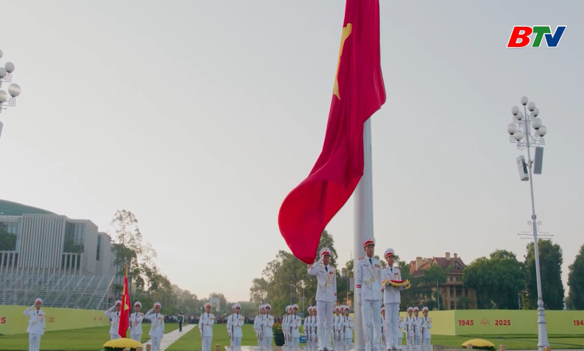 Chiếc hộp âm nhạc: Âm vang mùa thu Cách mạng
