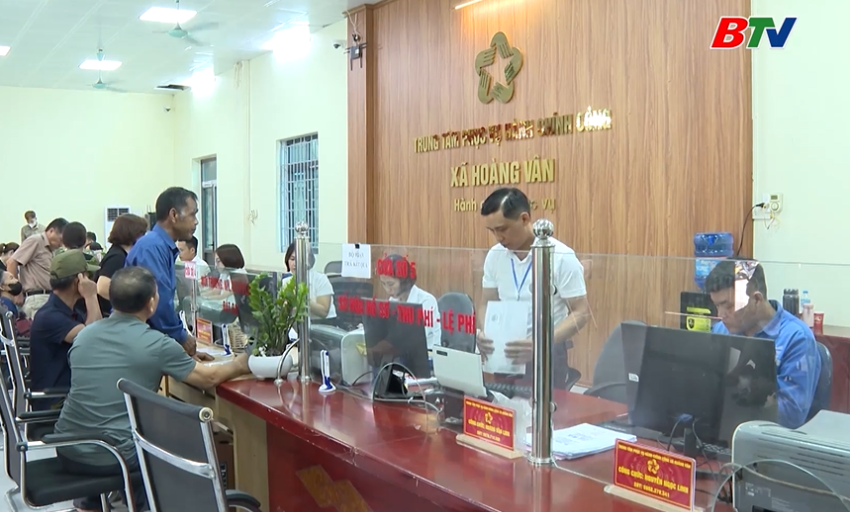 Chính quyền cấp xã nhanh chóng phục vụ người dân sau sáp nhập 