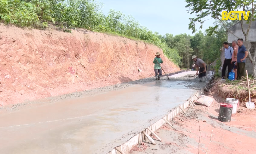 Xây dựng NTM: Phát triển giao thông nông thôn gắn với xây dựng nông thôn mới