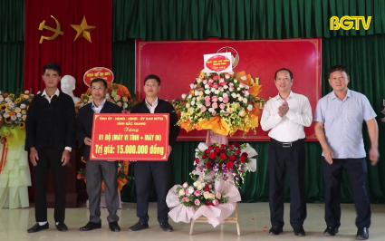 Lãnh đạo tỉnh dự Ngày hội Đại đoàn kết toàn dân tộc tại một số địa phương