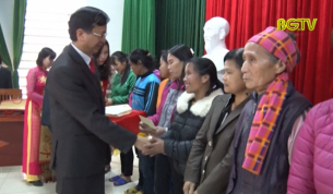 Ủy ban Dân tộc tặng quà đồng bào DTTS huyện Yên Thế